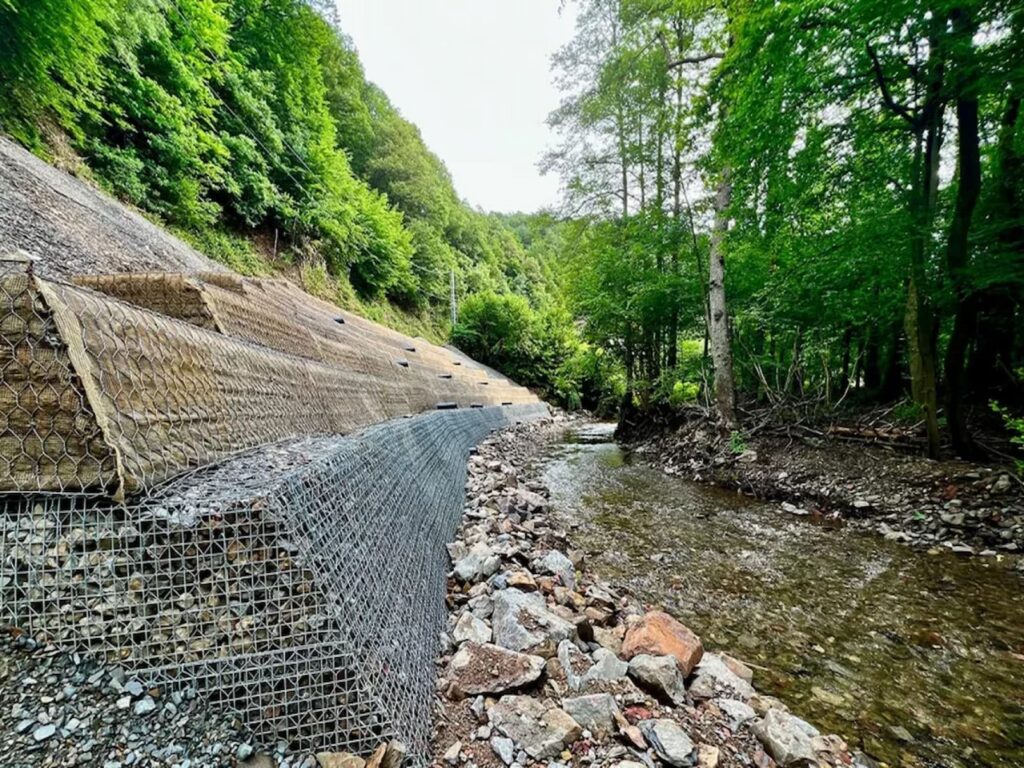 Dyke Construction at Malmala Village, Rapti River (1.5 km)