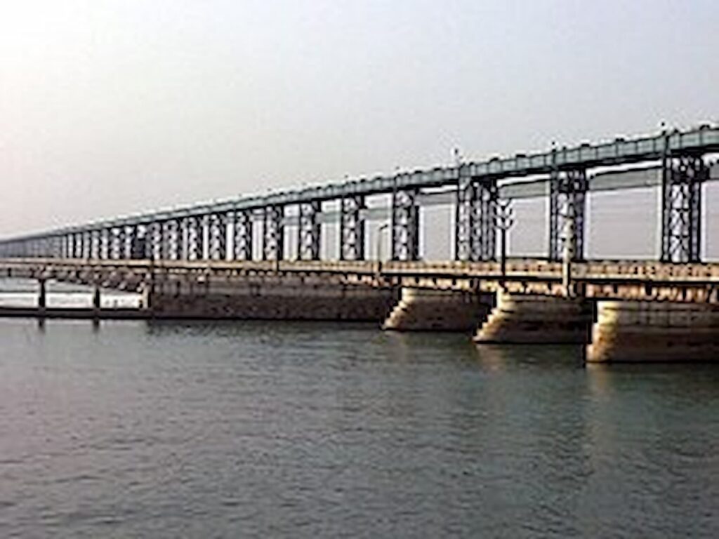 Anti‑Erosion Works at 4.64 km Spur and 9.18 km of Western Koshi Embankment